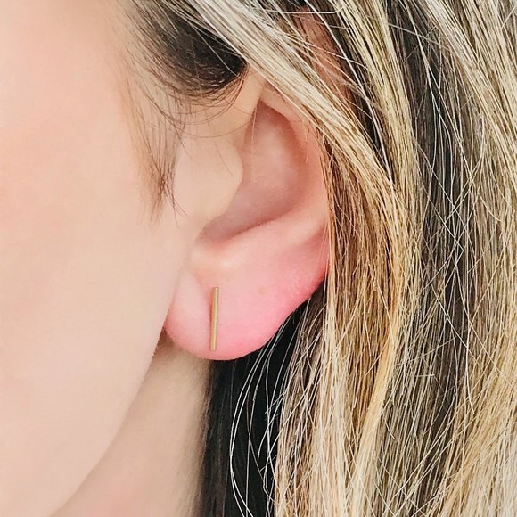 14K gold-filled bar studs - Picture 3 of 3